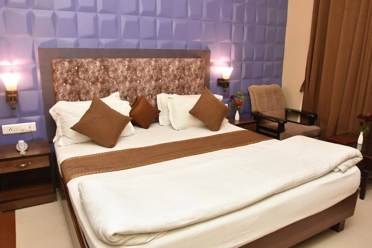 ***  Hotel Vibhav Harsh Varanasi India